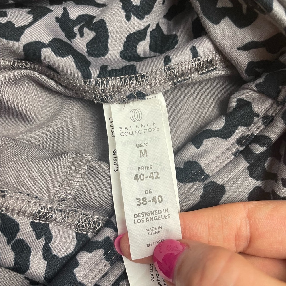 Women’s Balance Collection Animal Print Leggings Size Medium EUC - Picture 4 of 7